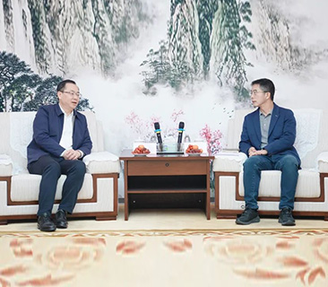 宜宾市政府及中车株洲所向导一行莅临抖圈官网考察交流